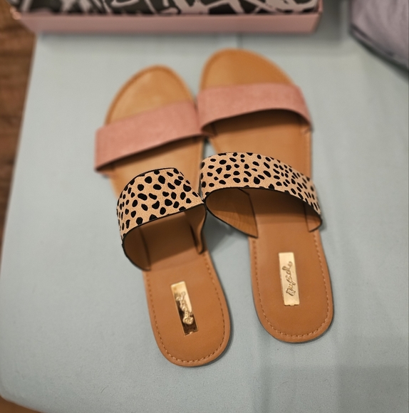 Sandals - Picture 2 of 5